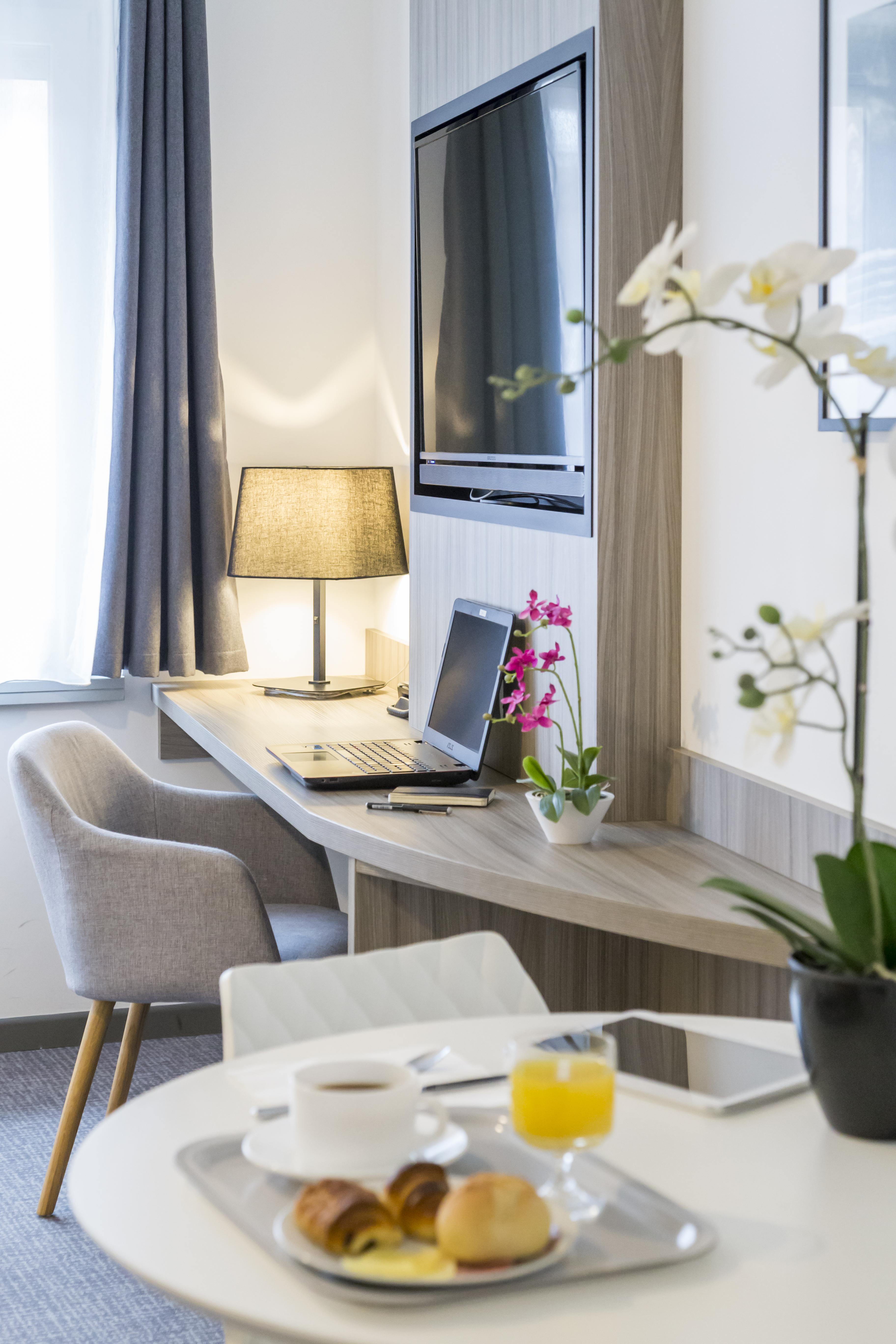 Nemea Appart Hotel Elypseo Strasbourg Port Bagian luar foto