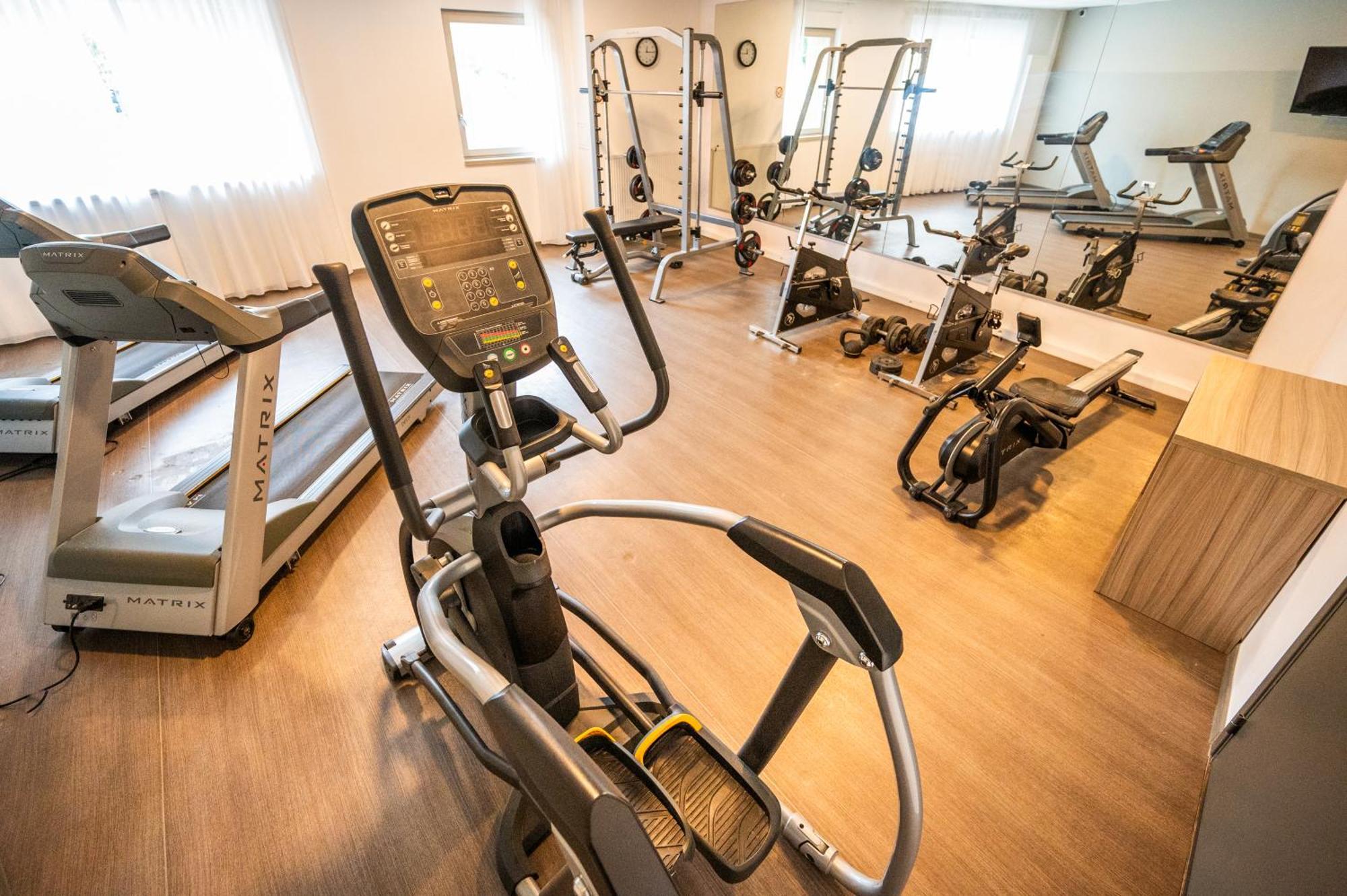 Nemea Appart Hotel Elypseo Strasbourg Port Bagian luar foto