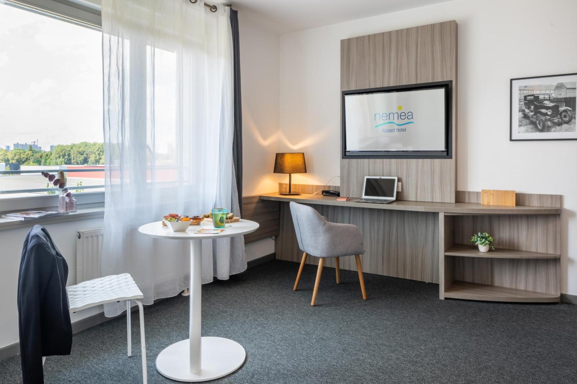 Nemea Appart Hotel Elypseo Strasbourg Port Bagian luar foto