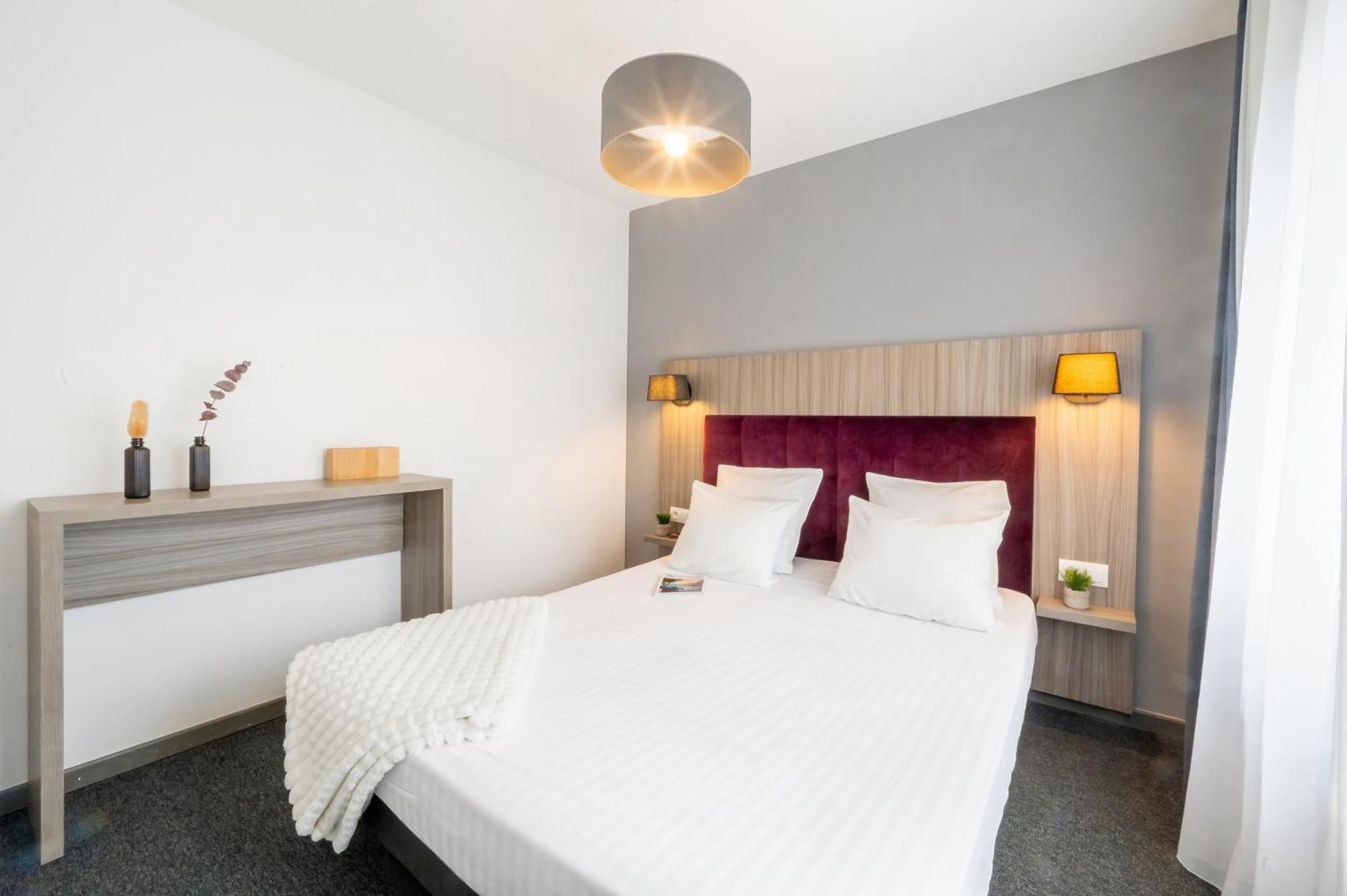 Nemea Appart Hotel Elypseo Strasbourg Port Bagian luar foto